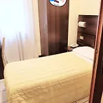 La Pace Hotel